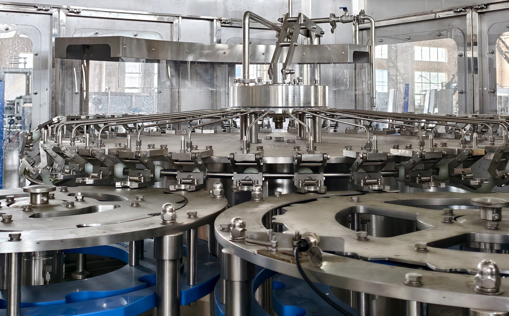 Carbonated drink filling machine