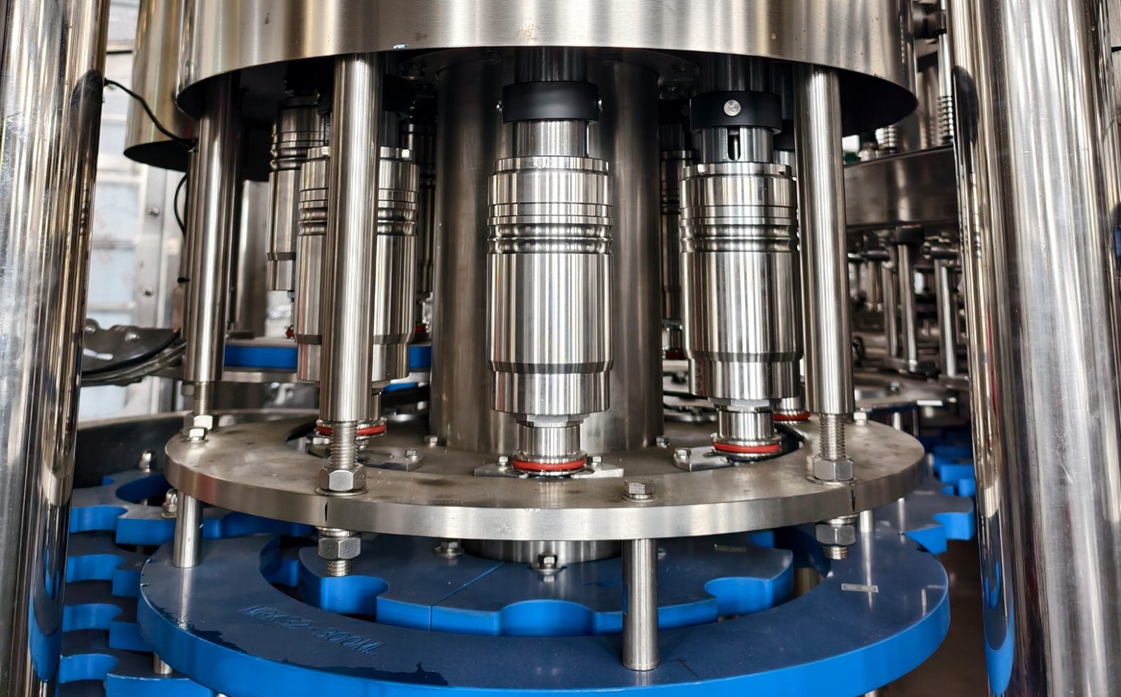 Carbonated drink filling machine