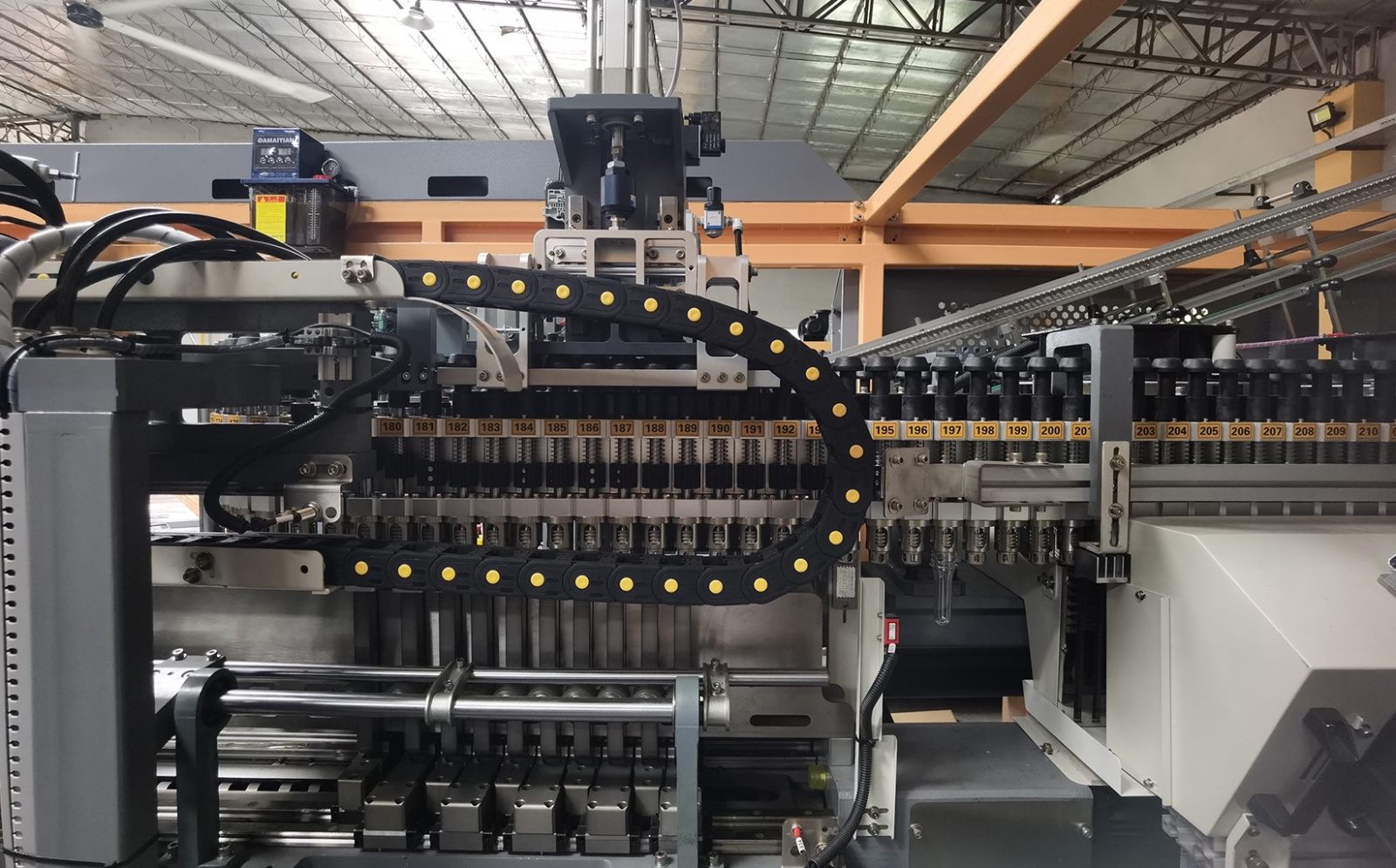 Full automatic blowing machine