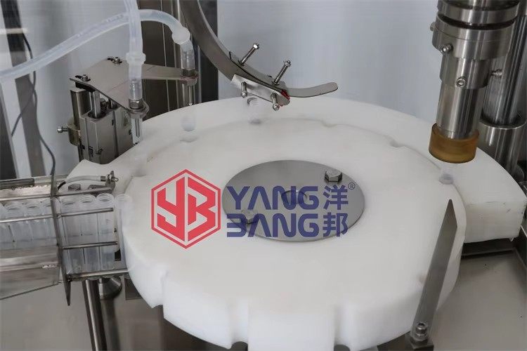 خط وزن وتعبئة طلاء الأظافر الجل الذكي YB-Y2، شبه أوتوماتيكي، برأسين، متعدد الوظائف، لتعبئة المساحيق والسوائل في العبوات الزجاجية بدقة عالية