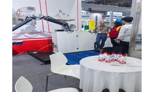 مشهد مشاركة شركة يانغبانغ للآلات في معرض CIPM لعام 2024 في شيامن