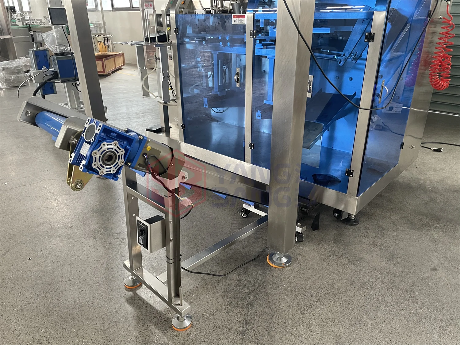 Machine automatique horizontale d'emballage en sachets préfabriqués pour granulés, bonbons, sucre et grains de café YB-GD210K-1