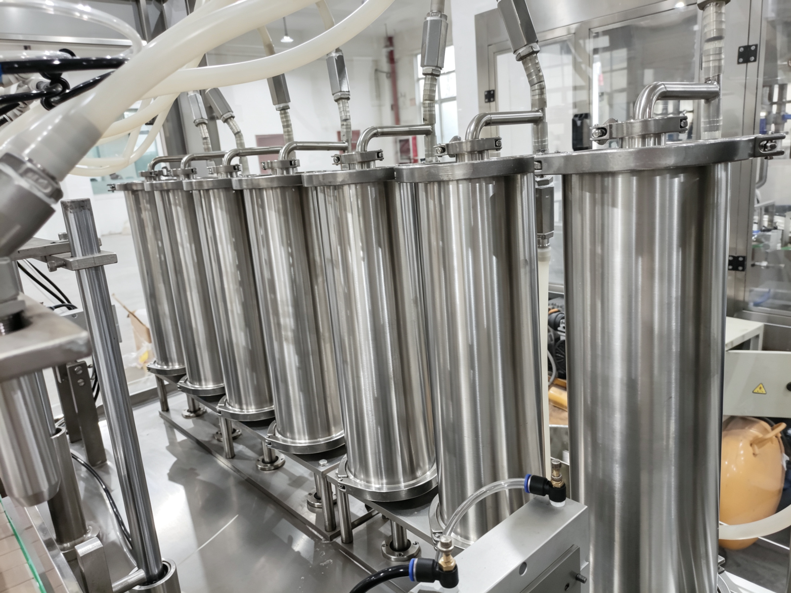 Remplisseuse linéaire automatique de liquide à grande vitesse, 8 buses, pour détergent à lessive, grands seaux de 1 kg YB-YG8