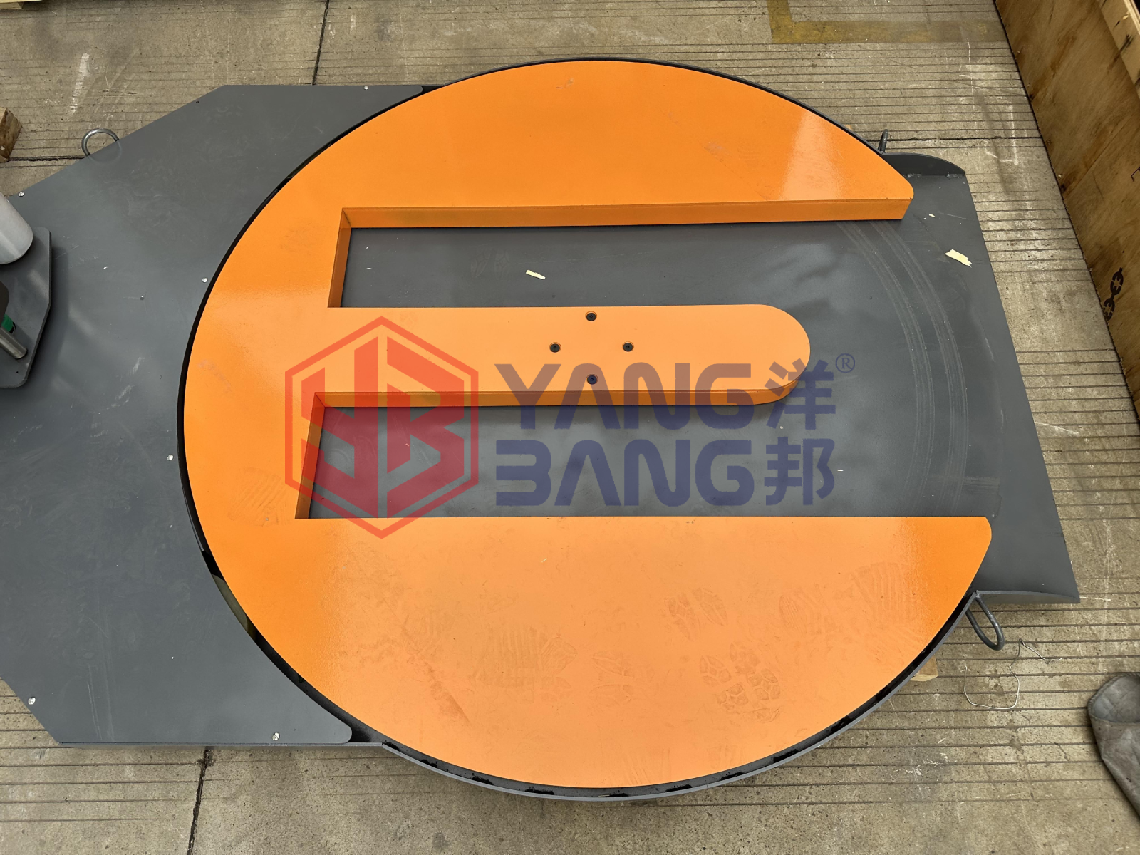 Banderoleuse automatique de palettes YB-CR1500M avec plateau tournant pour emballage étirable en film LLDPE sur ligne de production