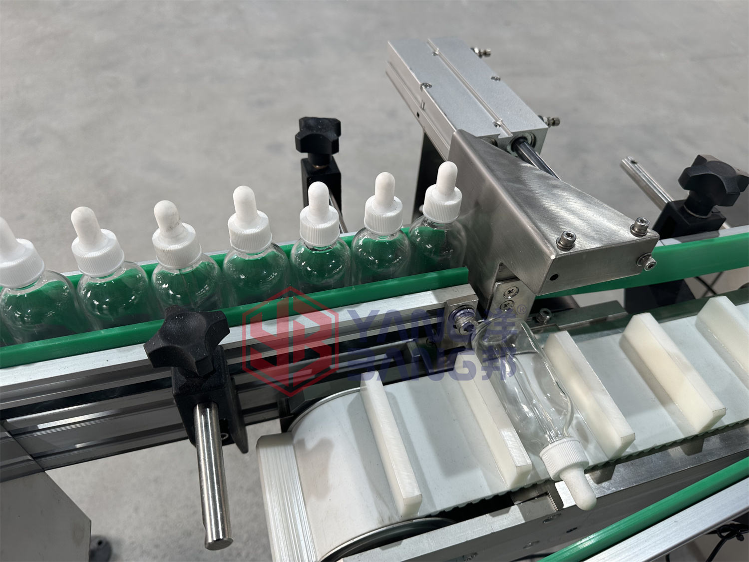 Máquina estuchadora automática YB-WZ100, máquina de envasado en cajas de cartón para frascos de vidrio con gotero de aceite esencial