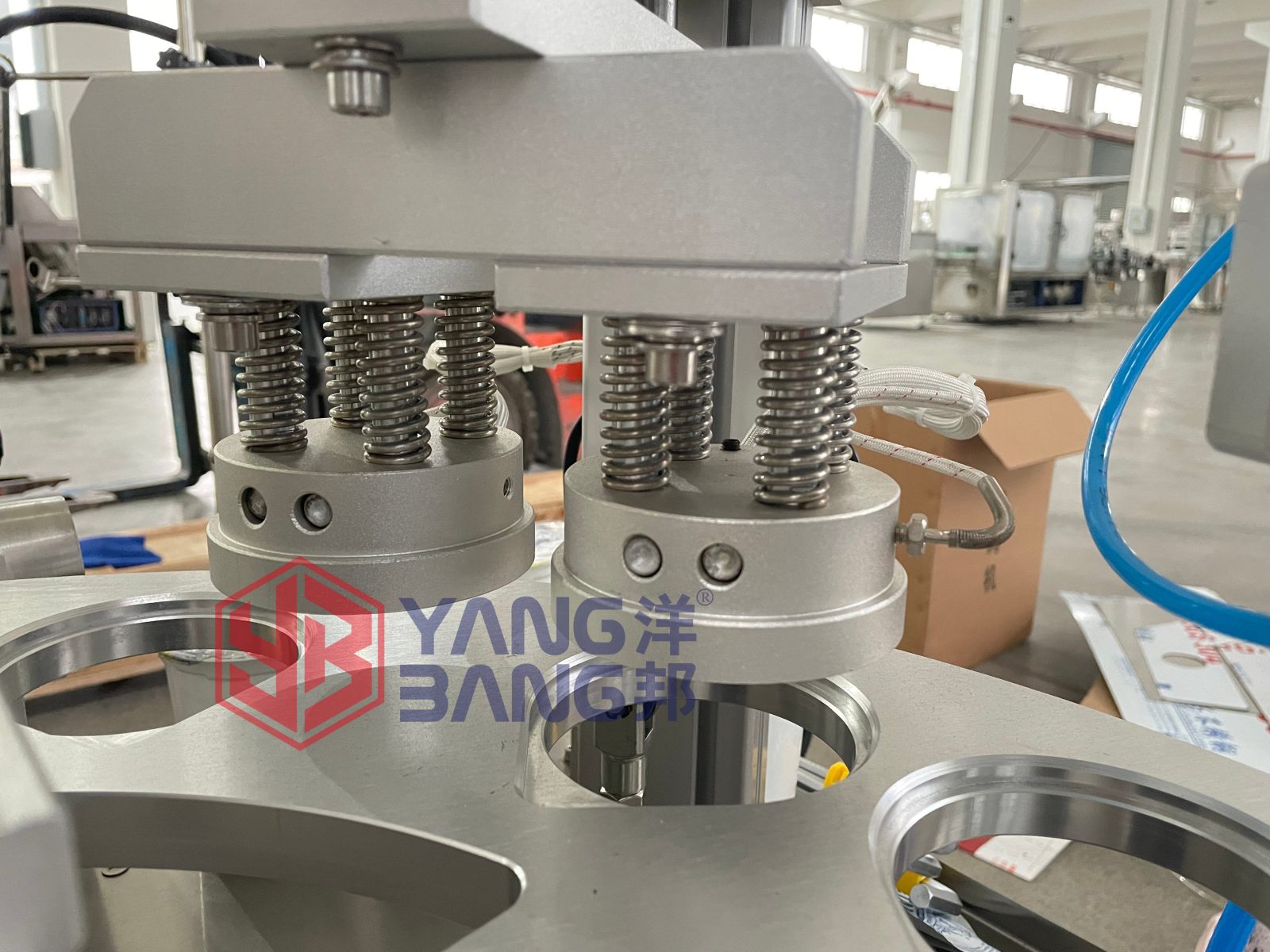 YB-FBJ2 Maquinaria automática completa de llenado y sellado de vasos de helado líquido con salsa, de 2 cabezales, de fácil mantenimiento y gran éxito de ventas