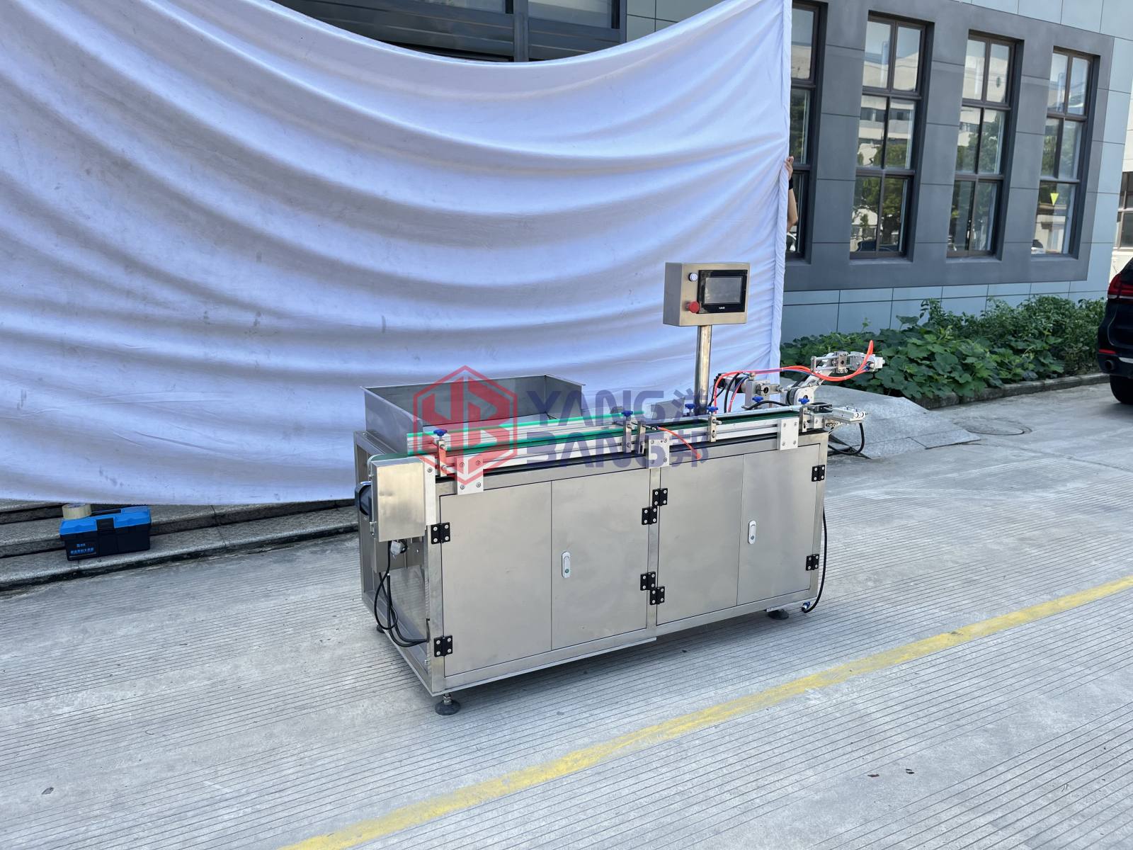 Ordenadora automática de botellas YB-LPC, máquina de clasificación de botellas redondas de plástico de alta velocidad para líneas de bebidas y cuidado personal