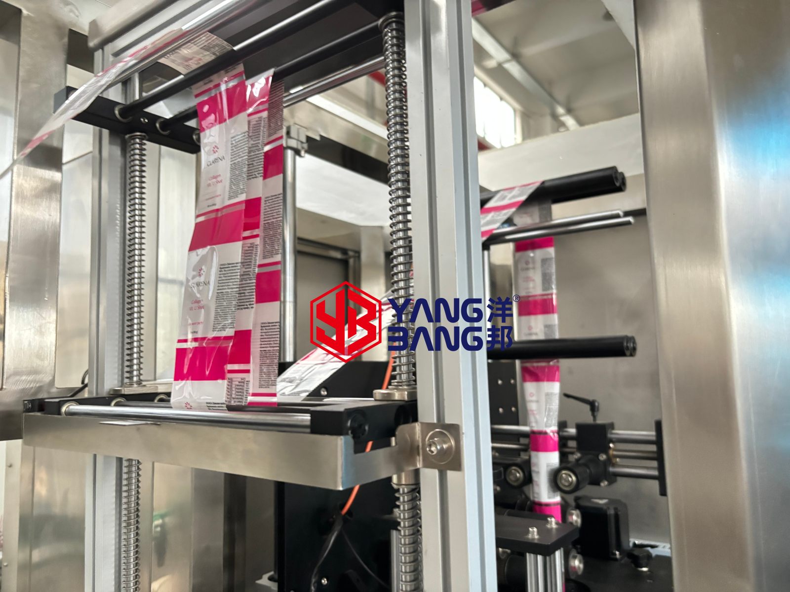 YB-TB200 Etiquetadora automática de venta directa de fábrica, máquina de etiquetado con manga retráctil para botellas de bebidas, tamaños ajustables para vasos y botellas