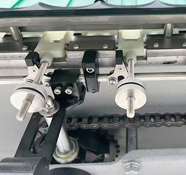 Grading Scale Metal adjustment knob, can accurately adjust weighing parameters to adapt to different egg products; Metal chains and other transmission components ensure stable transmission of eggs and provide mechanical support for accurate grading of egg weight.