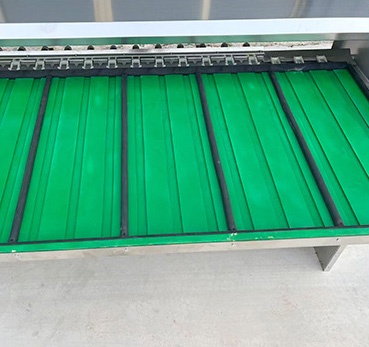 Egg Tray Egg tray, with green flexible padding and black partitions on the surface, can cushion the impact force of eggs and prevent damage, and can also store different eggs in an orderly manner.