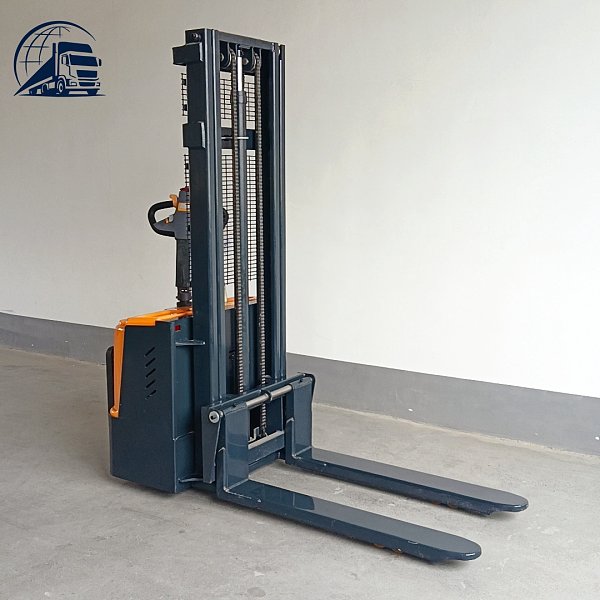 CDD1502 1.5 Ton 2m Stand-On Electric Stacker, Ride-On Pallet Stacker