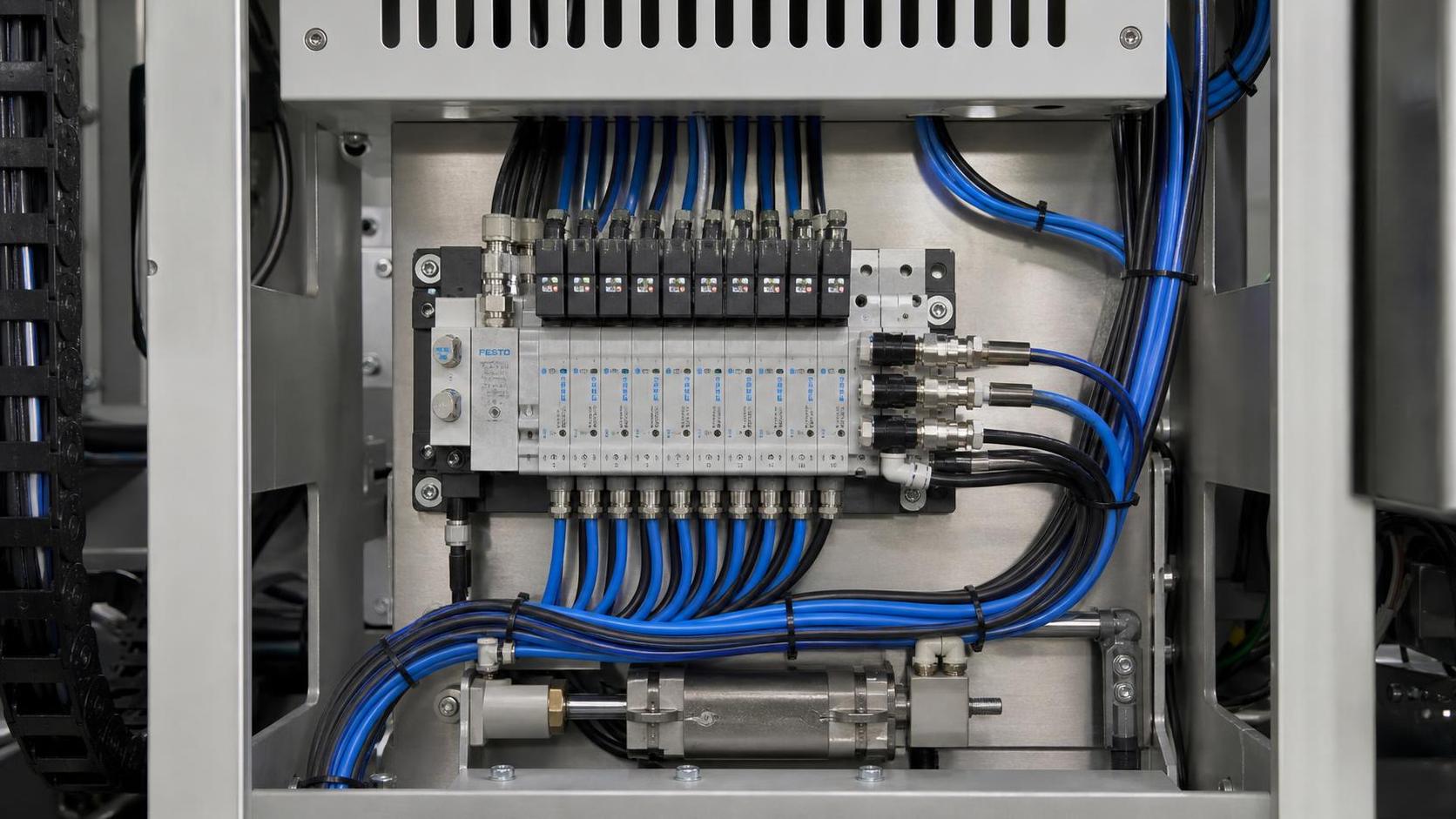 Selecting Compact Valve Manifold Blocks for Space-Limited Pneumatic Automation