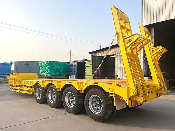 Semirremolque de cama baja de 4 ejes para transporte pesado Semirremolque de cama baja de 4 ejes para transporte pesado