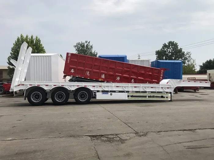 Remorque porte-engins surbaissée à plateau bas