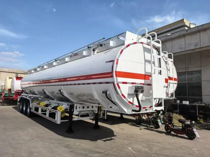 Carbon Steel 3 Axles 45,000L Fuel Tank Semi Trailer