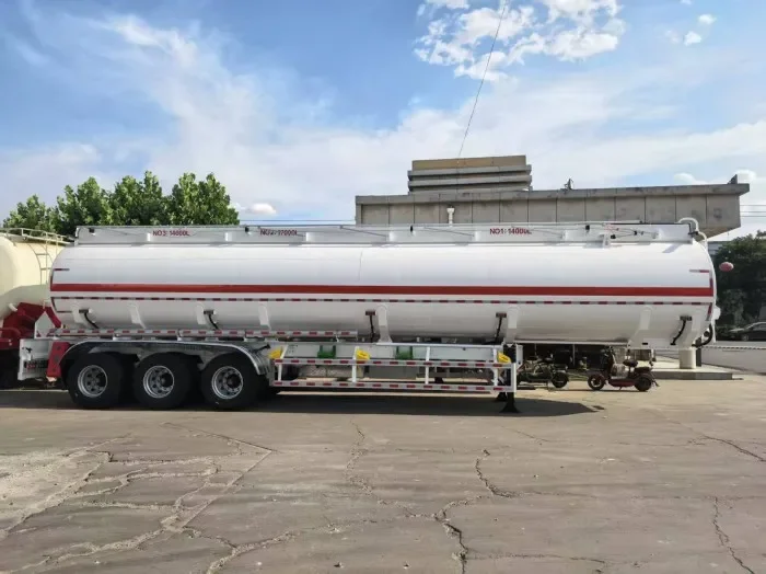 Carbon Steel 3 Axles 45,000L Fuel Tank Semi Trailer