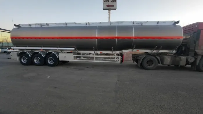 Semirremolque cisterna para petróleo crudo de 3 ejes