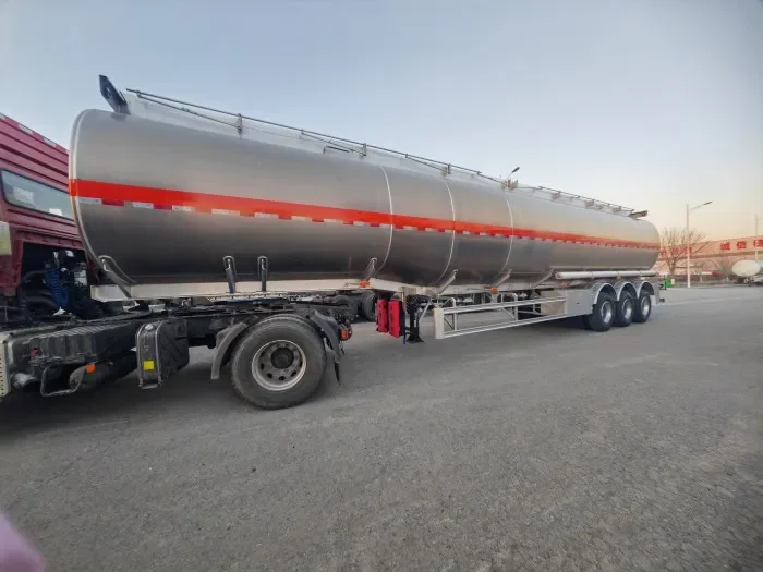 Semirremolque cisterna para petróleo crudo de 3 ejes