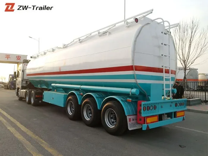 Remorque citerne pour le transport de carburant de 33 000 litres
