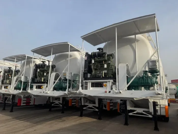 Semirremolque cisterna para el transporte de materiales a granel en polvo