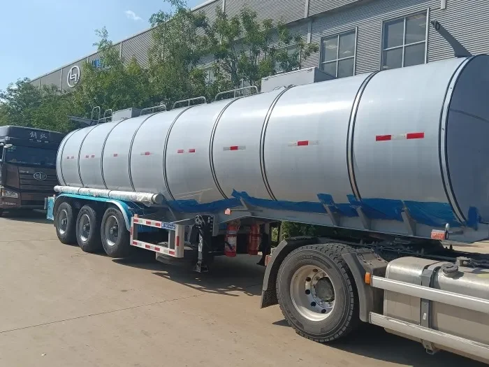 Semirremolque cisterna para productos químicos de 45.000 litros