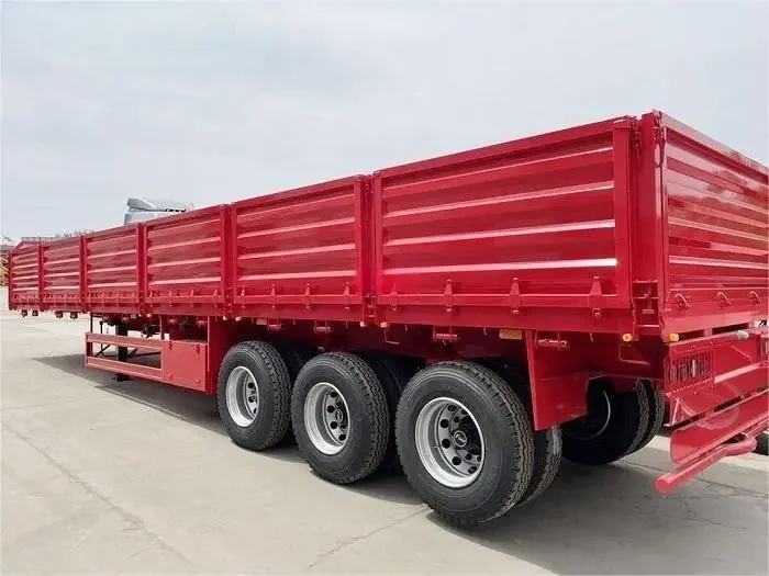 Camion et remorque à parois latérales à vendre