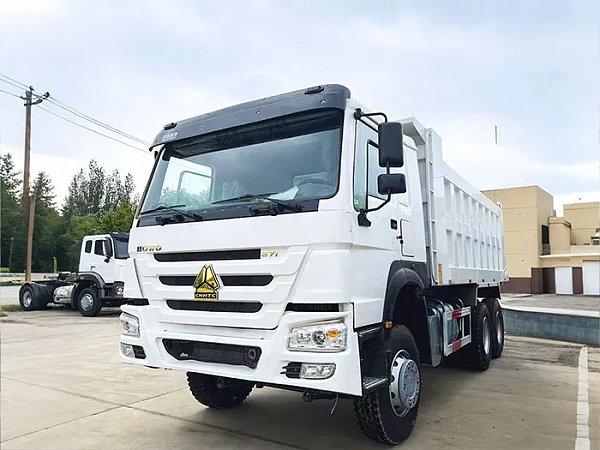 Camión volquete HOWO 371 HP 6X4