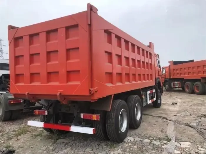 Camión volquete Howo Sinotruk 8x4 371
