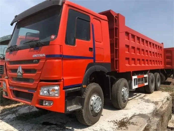 Camión volquete Howo Sinotruk 8x4 371