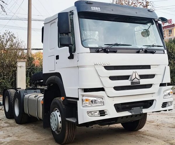 Camions tracteurs HOWO 6×4 de 400 ch pour le secteur de la construction Camions tracteurs HOWO 6×4 de 400 ch pour le secteur de la construction