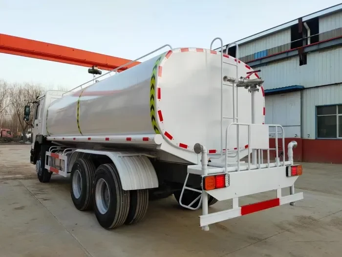 Camión cisterna con rociador de agua HOWO 371HP 6*4