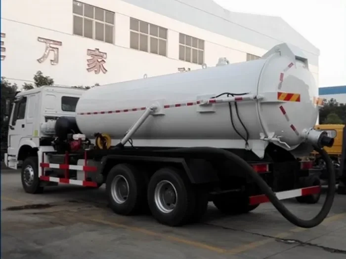 Camión manual Howo 6x4 de 10 ruedas para succión de aguas residuales