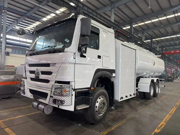 Camión Sinotruk de repostaje de combustible de aviación Camión Sinotruk de repostaje de combustible de aviación