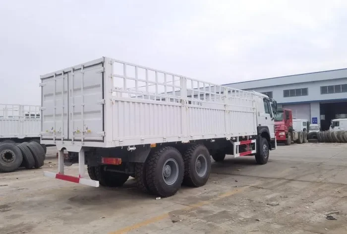 Precio del camión Sinotruk 6x4 de 371 HP Howo para carga