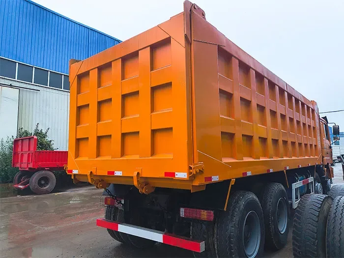 Camion-benne Shacman F3000 8×4