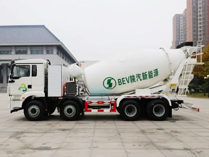 Camion malaxeur à béton Shacman à vendre