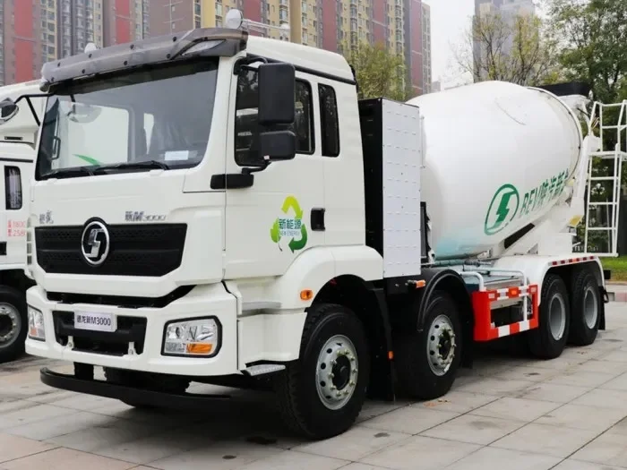 Camion malaxeur à béton Shacman à vendre