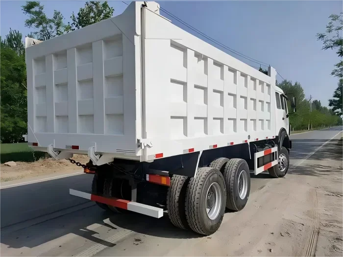 Camión volquete de ingeniería BEIBEN 340HP 6x4