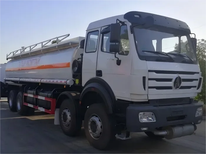 Camión cisterna de combustible Beiben 8X4 de servicio pesado