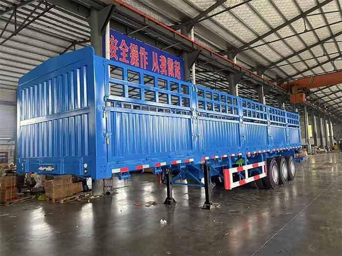 2044-202502201559353969 fence semi trailer