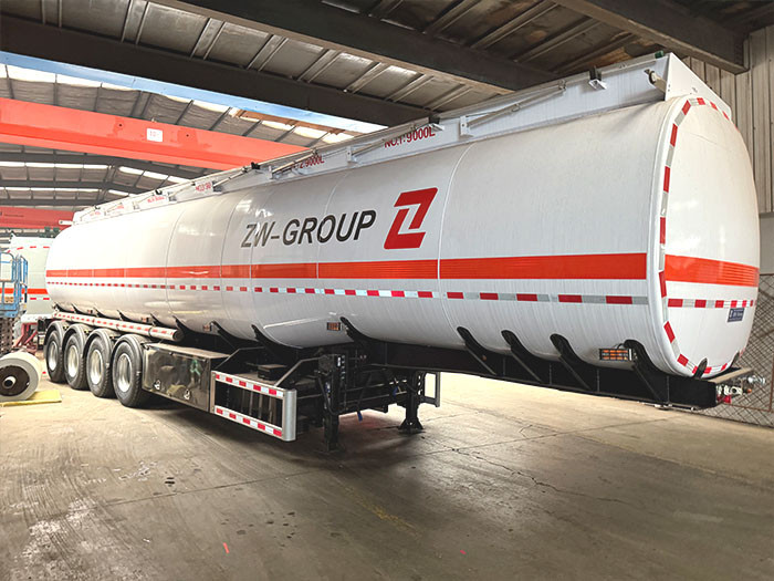 el semirremolque cisterna de combustible