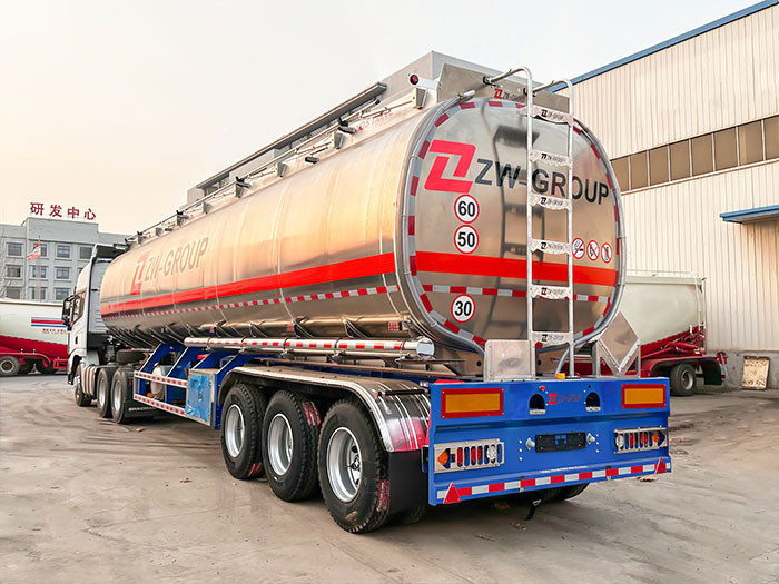 The difference between aluminum alloy and carbon steel of tank trailer
