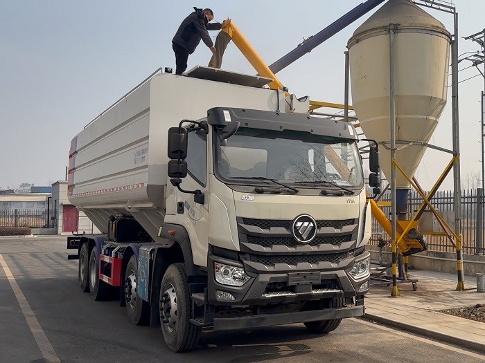 1788231324953245025684176896.jpg remolque para transporte de grano y alimento a granel