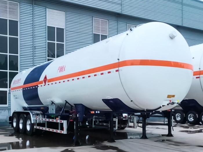 semi-remorque citerne pour camion