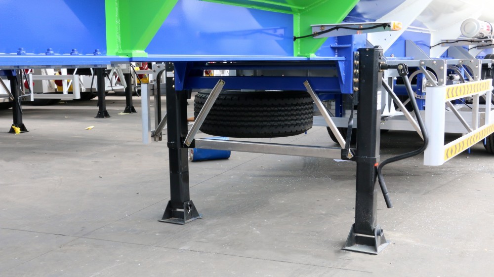 Semirremolque cisterna de aluminio para combustible de 000 litros Semirremolque cisterna de aluminio para combustible de 000 litros