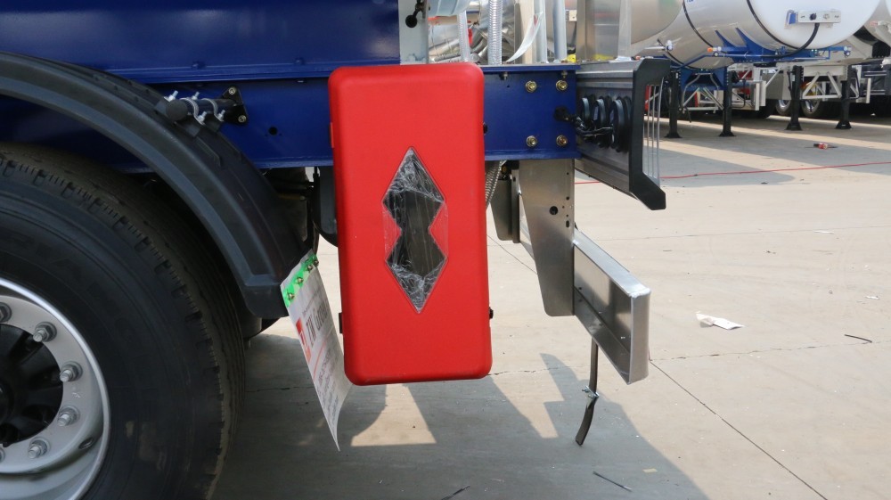 Semirremolque cisterna de aluminio para combustible de 000 litros Semirremolque cisterna de aluminio para combustible de 000 litros