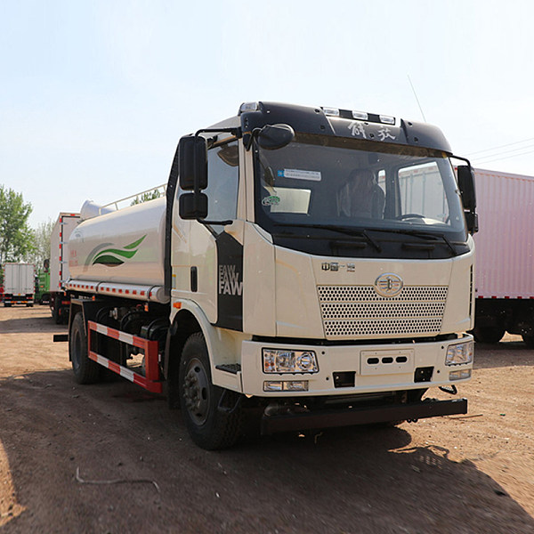 FAW Jiefang J6L 220HP 4X2 Drive Water Sprinkler Truck