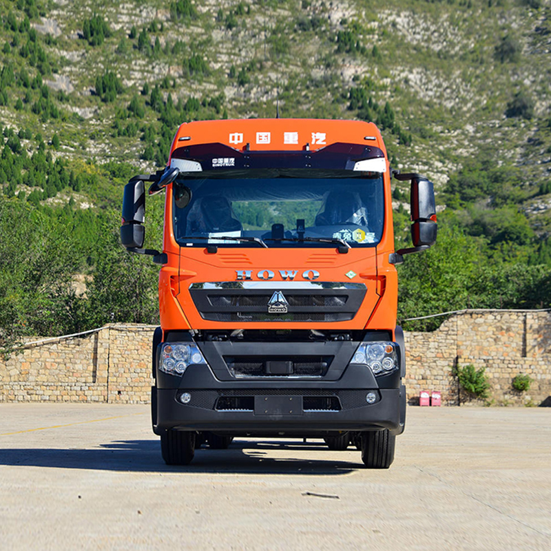 SINOTRUK HOWO TX7 Heavy-Duty Truck  480HP 6x4 Drive LNG Tractor