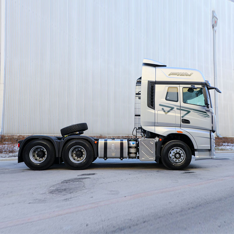FAW J7 Heavy Truck 560 horsepower 6x4 drive Tractor