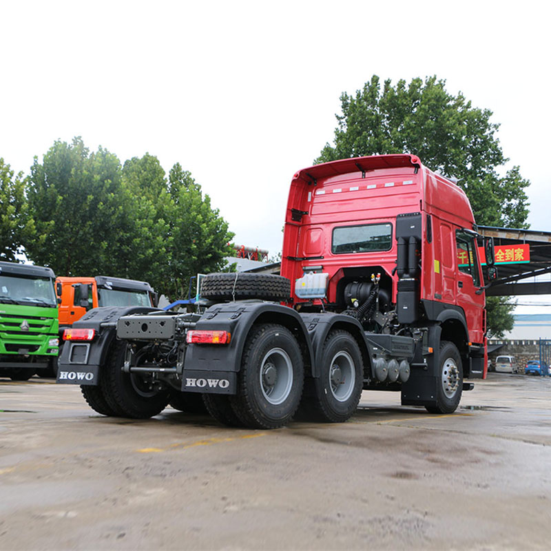 SINOTRUK HOWO 7 380 horsepower 6x4 drive 16 gears Tractor